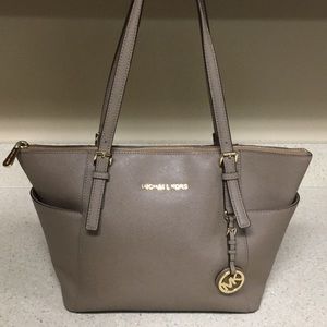 Michael Kors Jet Set tote